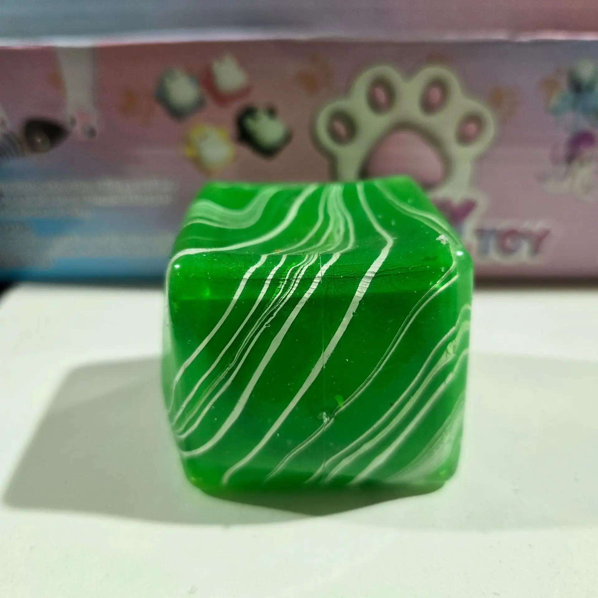 Vloeistenen ijsblokjes, knijp  - Fidget Cube Original recensie en prijs